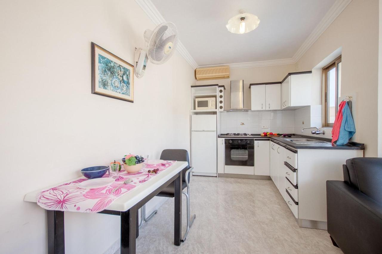 Pool And Sea Merill Apartments - Happy Rentals Mellieħa Exterior foto
