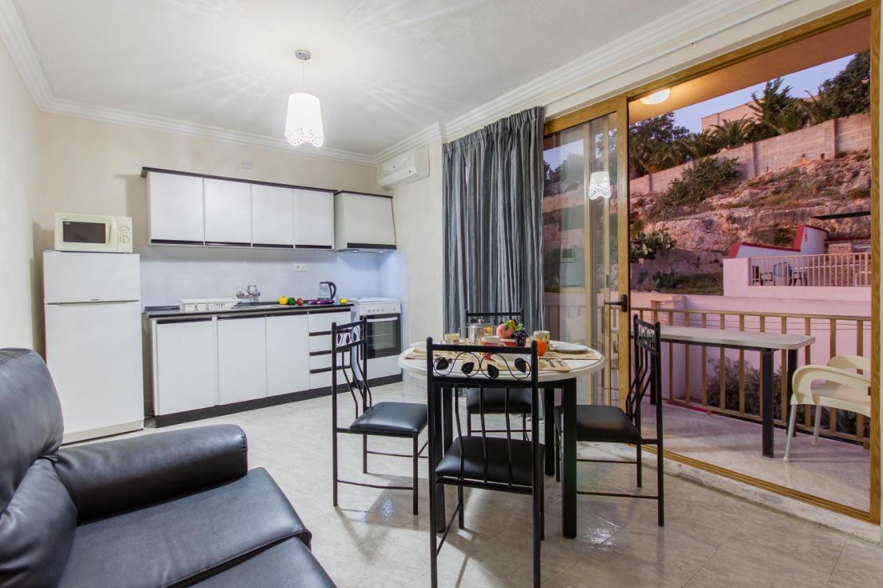 Pool And Sea Merill Apartments - Happy Rentals Mellieħa Exterior foto